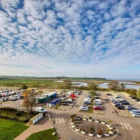 - Haus D, App 0d0505 *