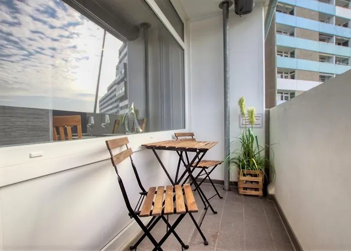 - Haus D, App 0d0505 *